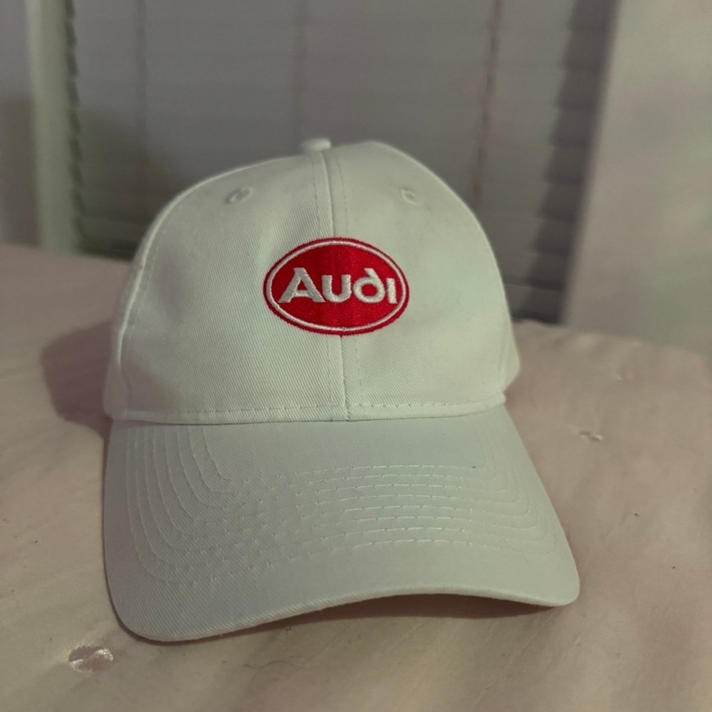 Audi Hat